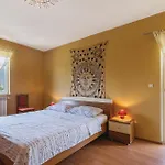 Vakantiehuis 3 Bedroom Gorgeous In Putini Sorici