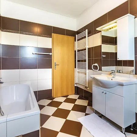 3 Bedroom In Putini 別荘