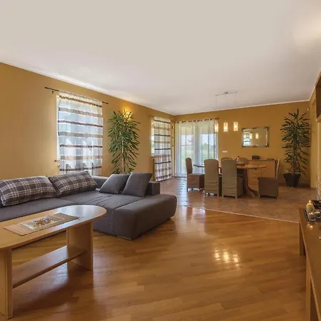 3 Bedroom In Putini 別荘 *