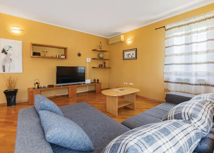 Dom wakacyjny 3 Bedroom Gorgeous In Putini Sorici