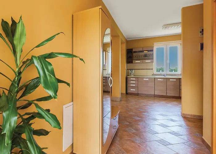 3 Bedroom Gorgeous In Putini * Sorici