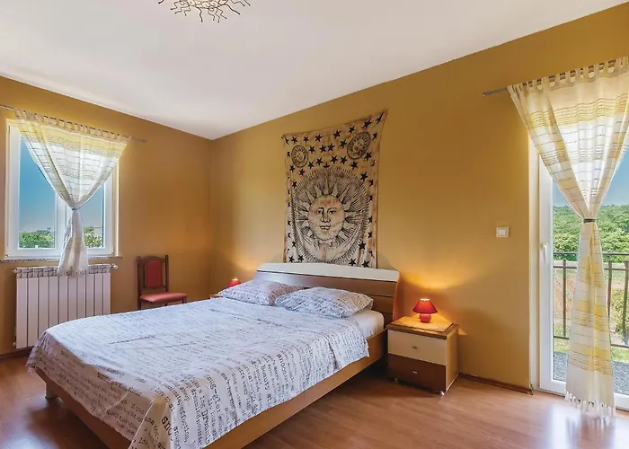 Vakantiehuis 3 Bedroom Gorgeous In Putini Sorici